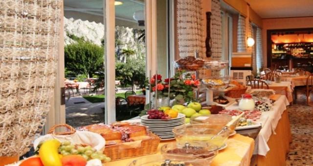 Hotel Susy Limone sul Garda Exteriör bild