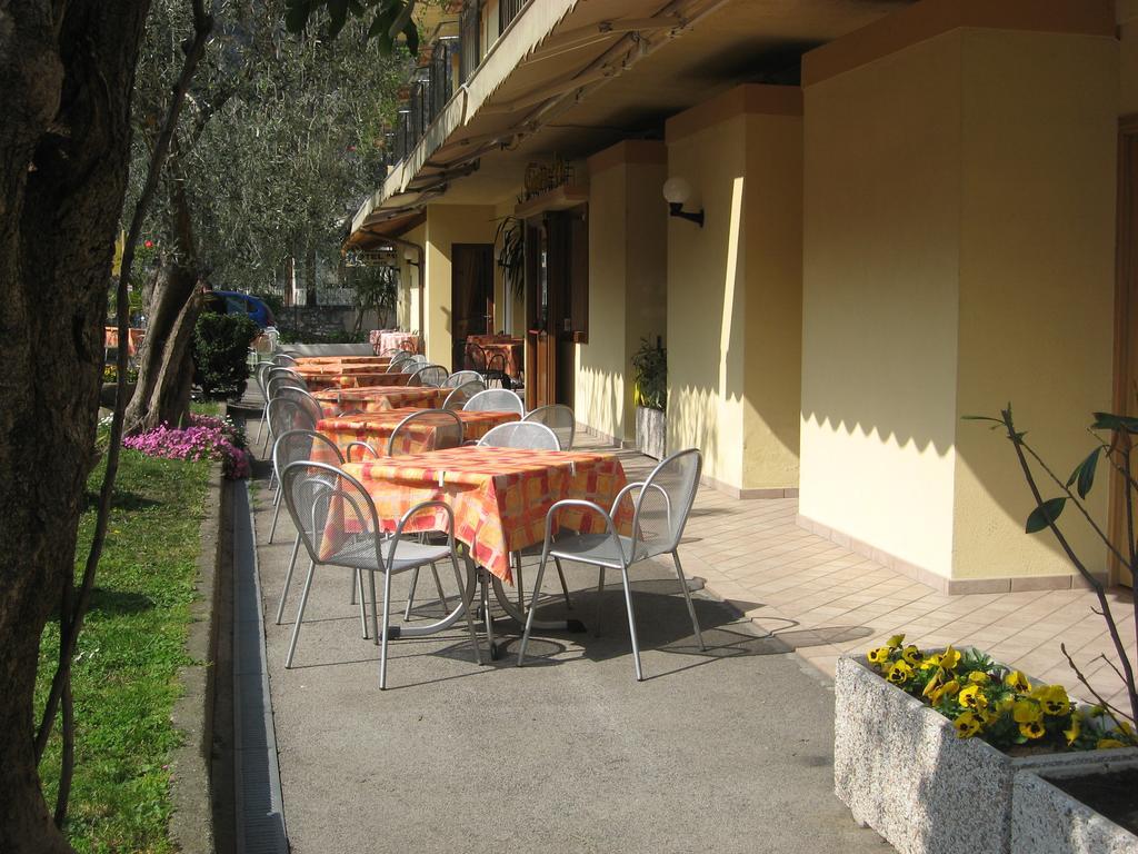 Hotel Susy Limone sul Garda Exteriör bild