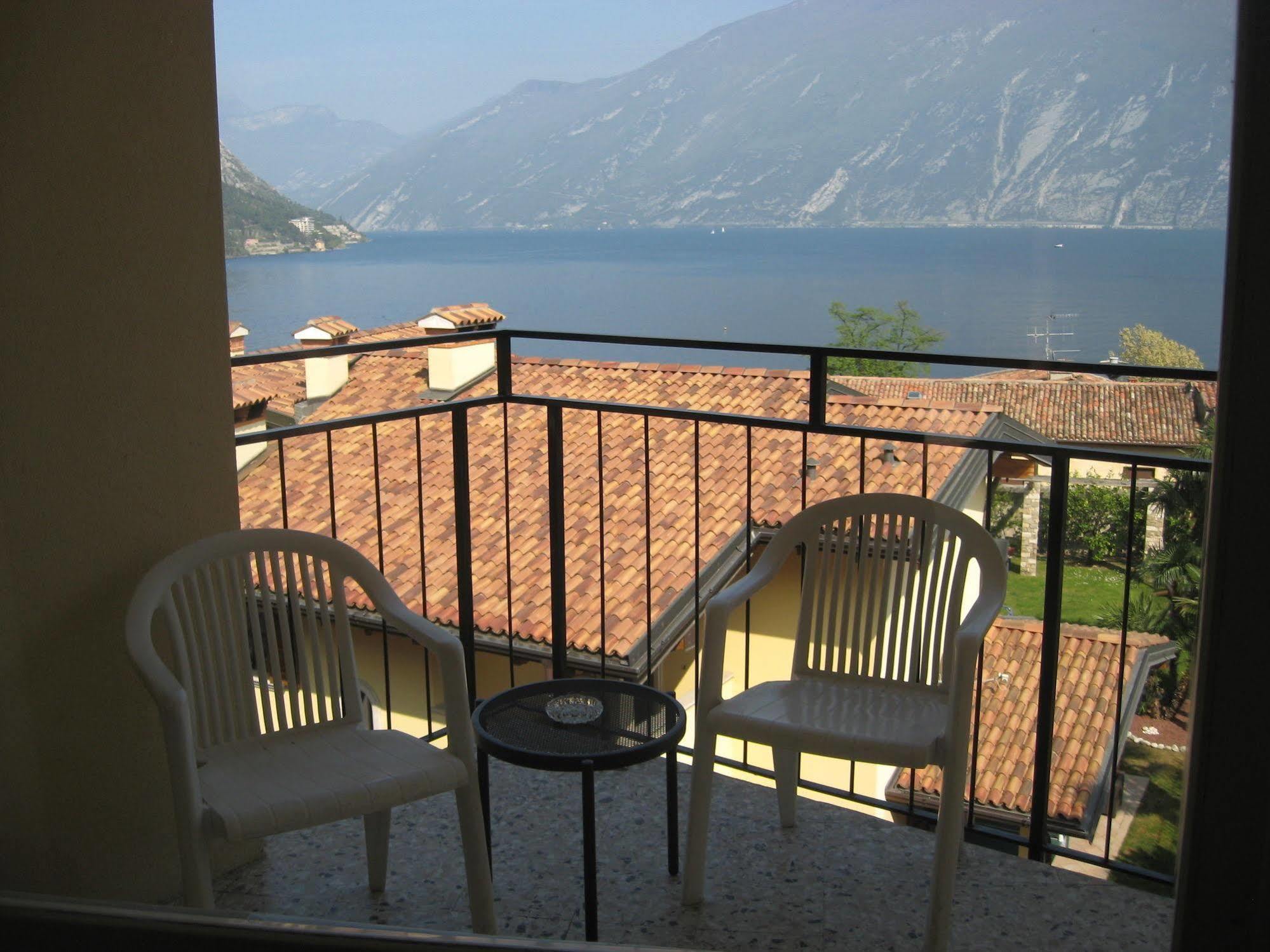 Hotel Susy Limone sul Garda Exteriör bild