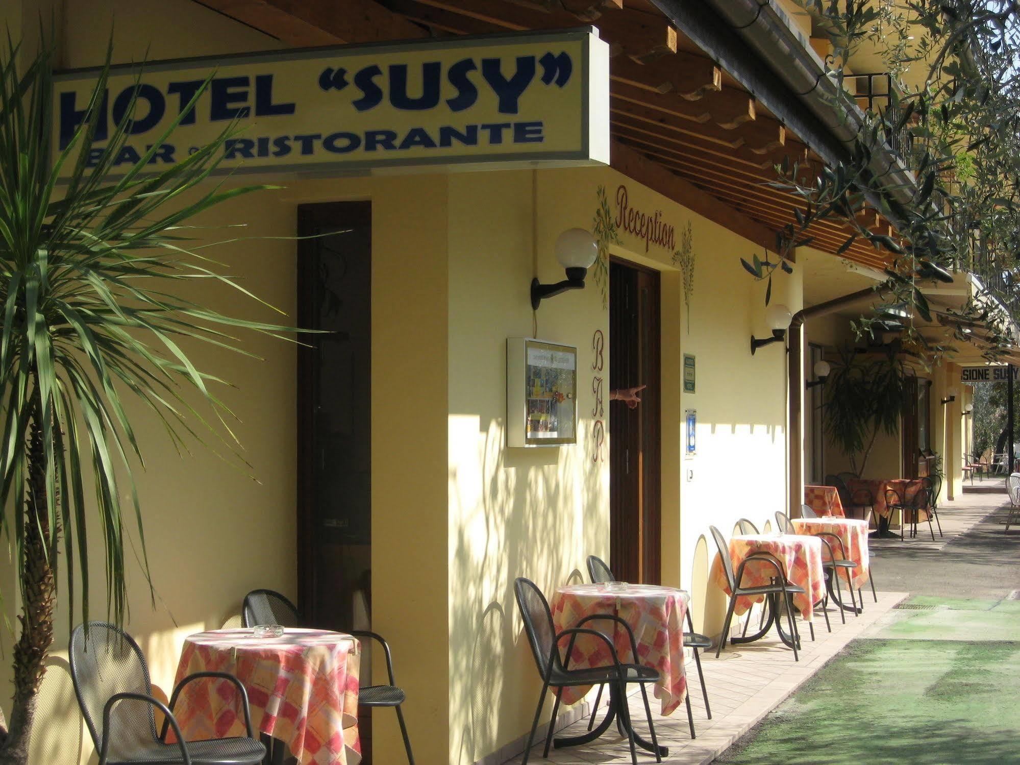 Hotel Susy Limone sul Garda Exteriör bild