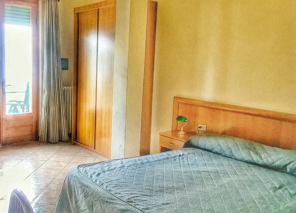 Hotel Susy Limone sul Garda Rum bild